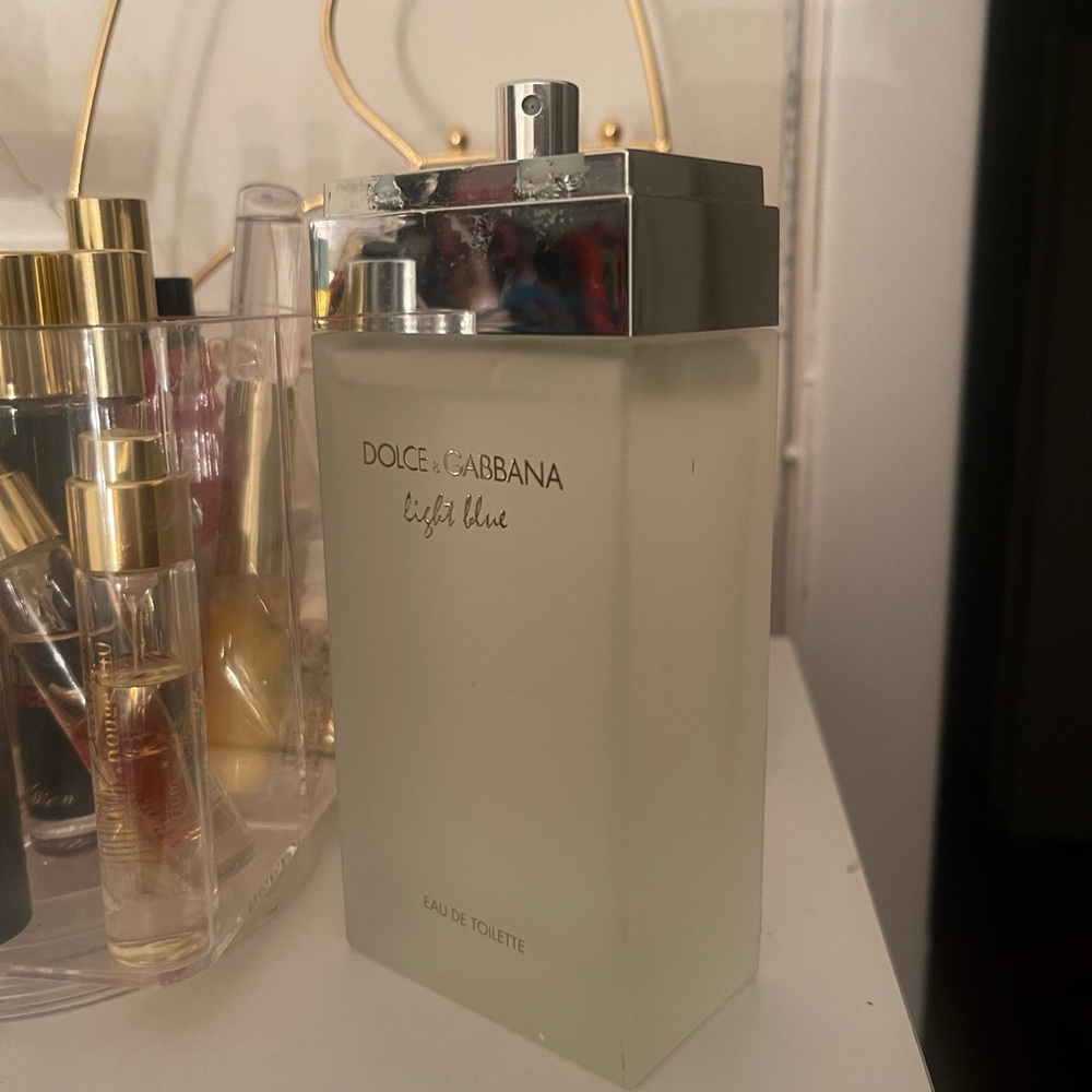 Used (sprayed a couple times) without top 6.7 oz Dolce&Gabbana Light Blue